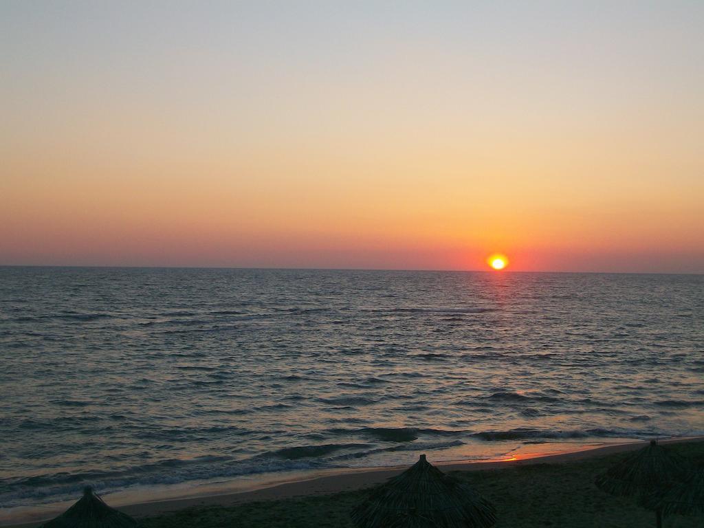 פרבזה Alonaki Beach מראה חיצוני תמונה